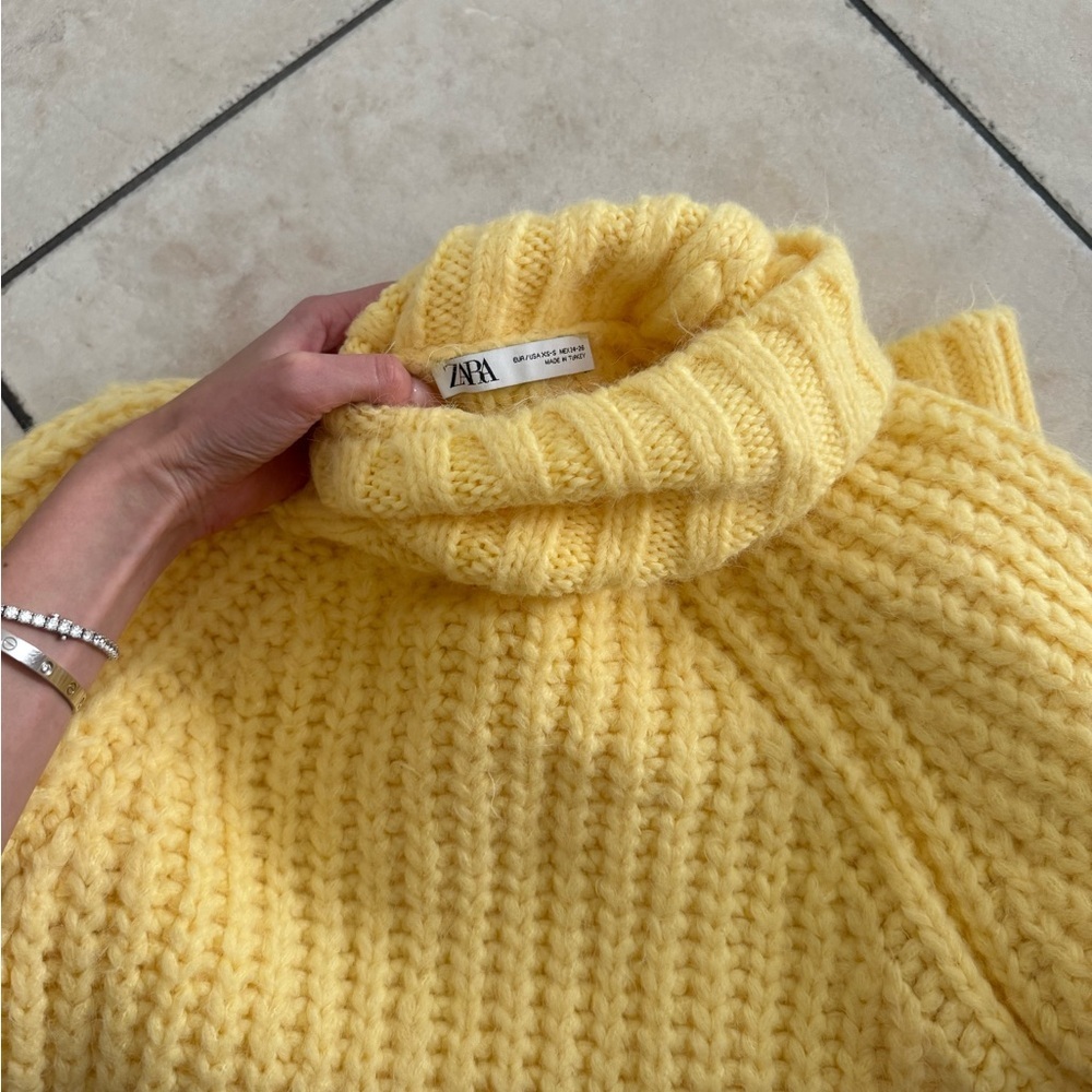 Zara Soft Yellow Turtleneck Sweater - Picture 5 of 5